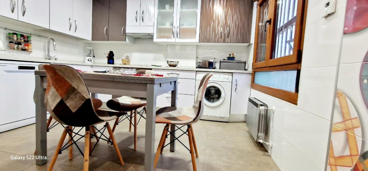 M&J Apartment Gijon Bagian luar foto
